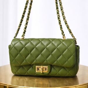 Elegant Green Shoulder Bag With Gold Accents